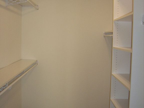 Mstr. Bdrm Walkin closet