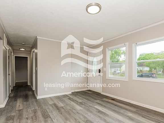 1525419_004_living_room_13901645.jpg