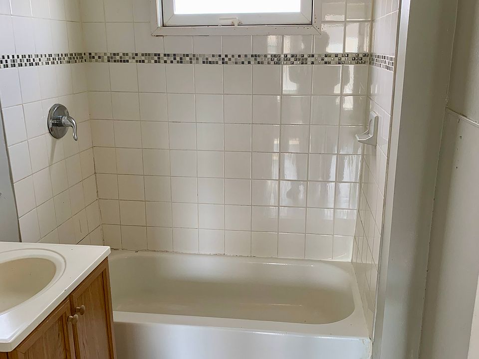 1st image of 346 Webster Ave Unit 2