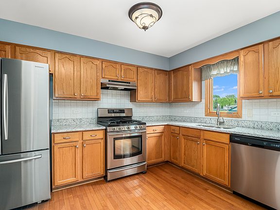 4th image of 960 Wildwood Dr