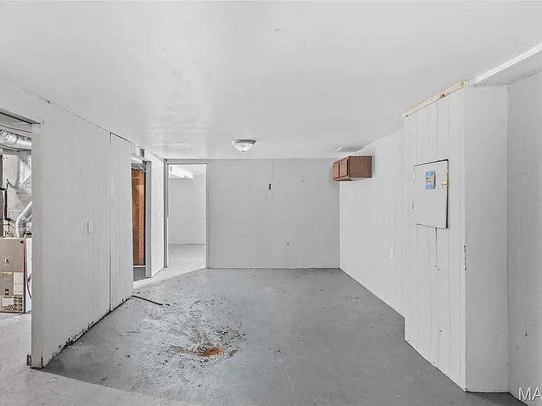 7471 Sharon Dr — Photo 10