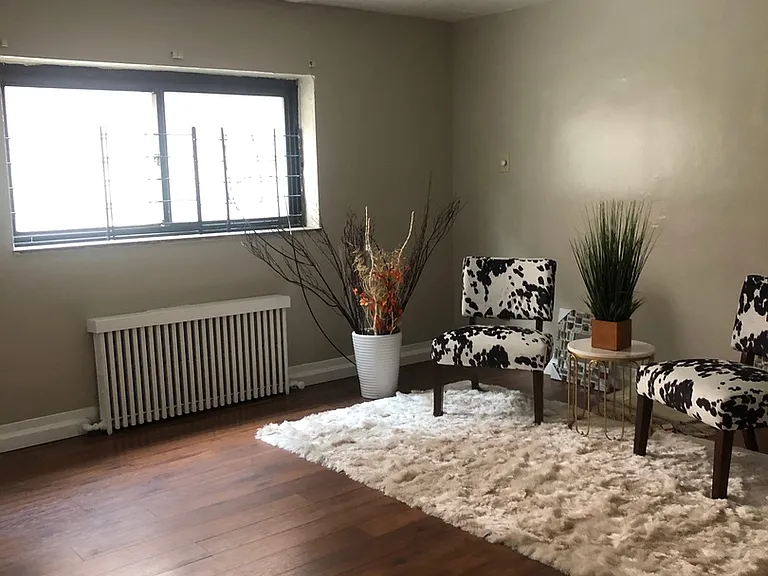 4909 Centre Ave — Photo 11
