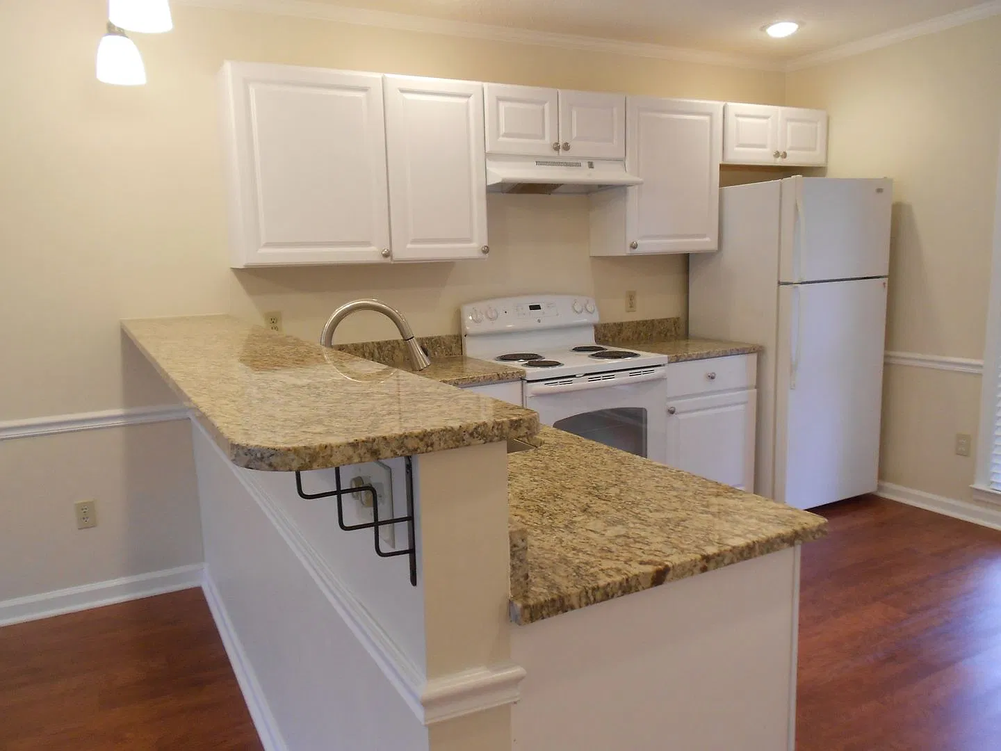 2 Bedroom Apartments/Townhomes in Five Points! — Photo 4