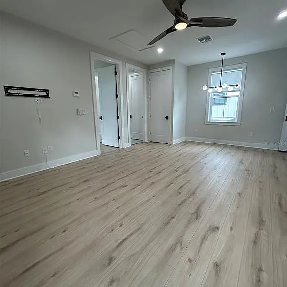 468 44th Ave N #1/2 — Photo 5