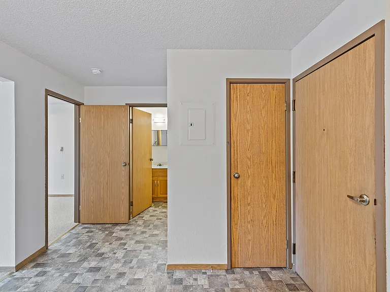 Liberty/Tambo Apartments — Photo 18