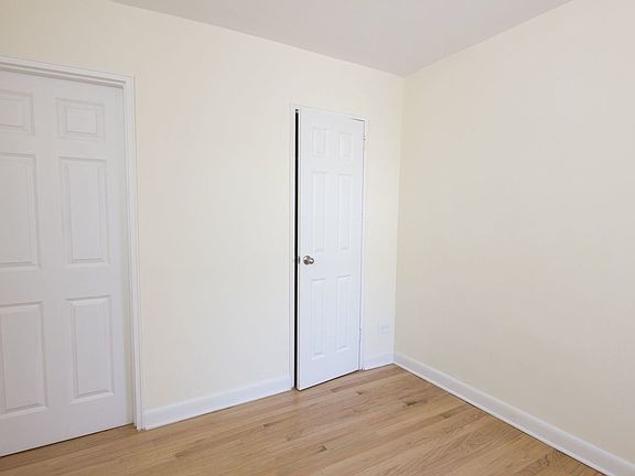 4th image of 4850 38th St #6G