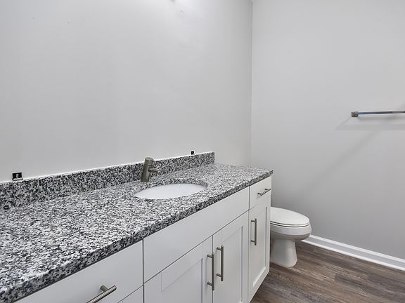 5th image of 926 E Gilbreath St #302