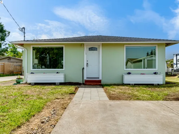 5059 D St, Springfield, OR 97478