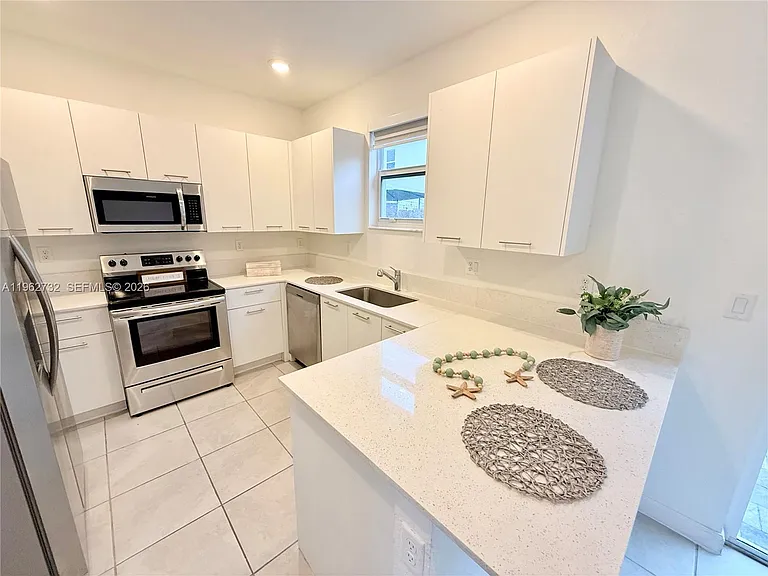 12612 NW 23rd Pl #12612 — Photo 7