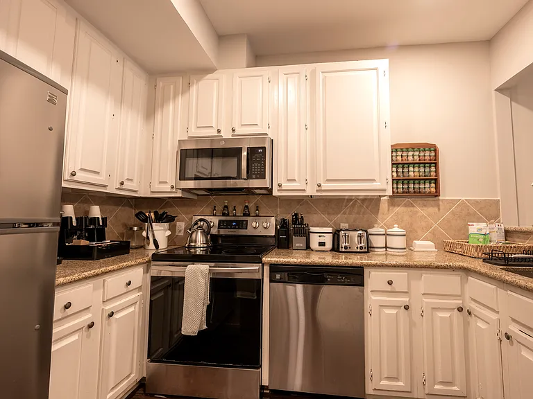 2211 S Braeswood Blvd #21F — Photo 2