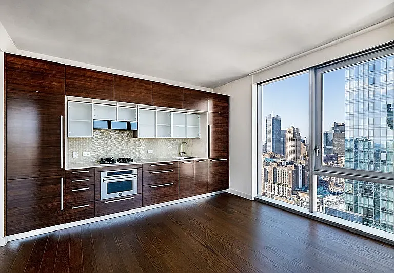 100 W 31st St #35F — Photo 1