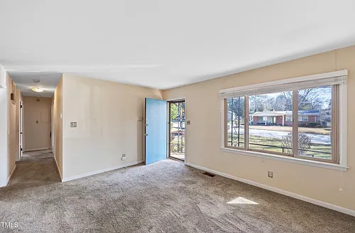 904 Beverly Dr Photo 1