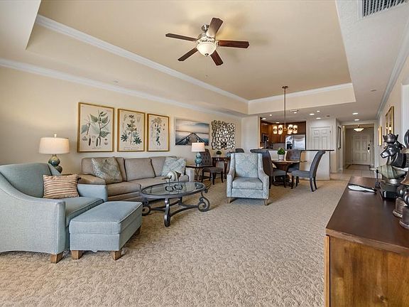 3rd image of 1114 Sunset View Cir APT 402