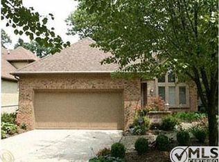 12 Pembroke Ct #6, Dearborn, MI 48126