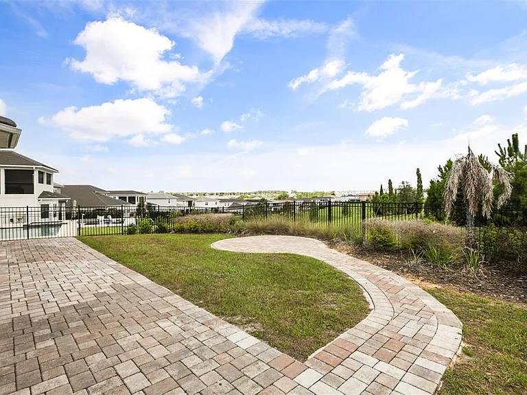 16000 Volterra Point — Photo 47