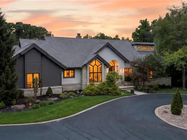 3805 W 123rd St, Leawood, KS 66209