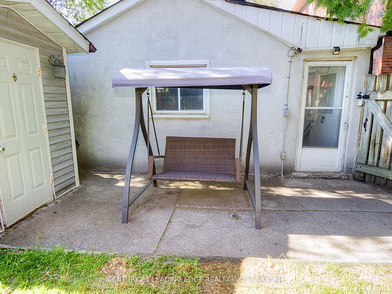9 Wallington Ave — Photo 40