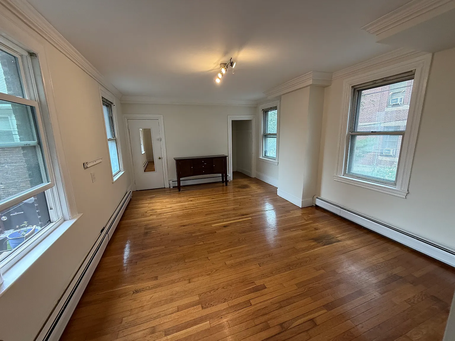 177 Webster St — Photo 4