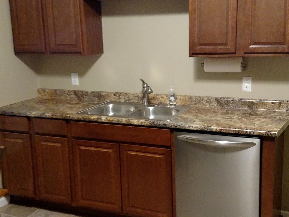 Eat-in kitchen
