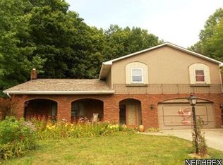 221 Winthrop Dr, Elyria, OH 44035