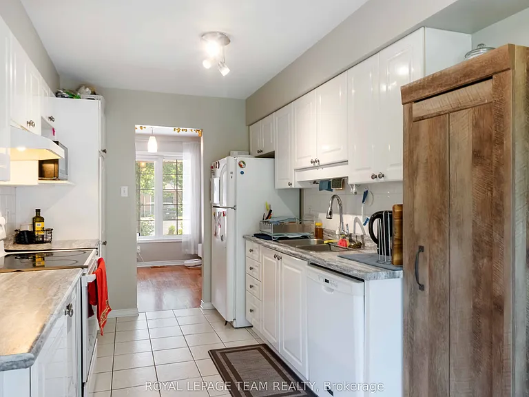 16 Cohen Ave — Photo 10