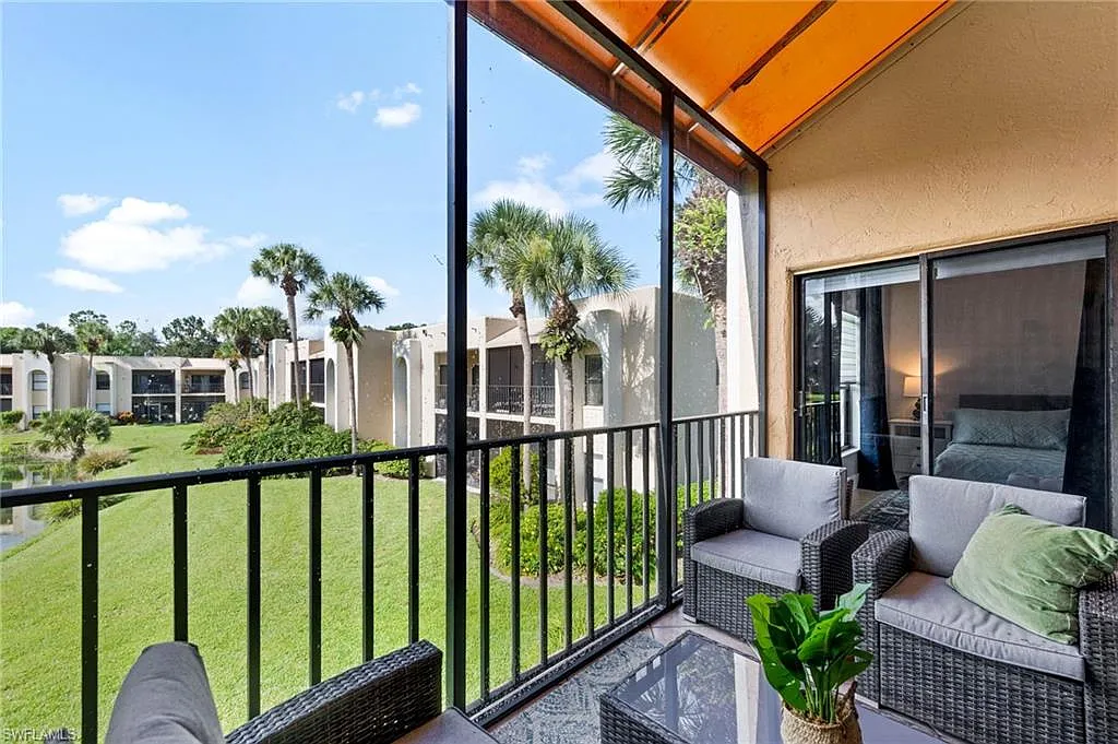 2 bed, 2.0 bath, 1000 sqft, $2,000 — Photo 2