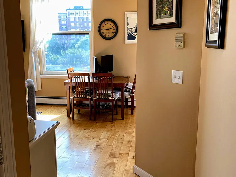 60 Charlesgate W #4B — Photo 9