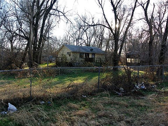 2nd image of 2204 SE 11th St