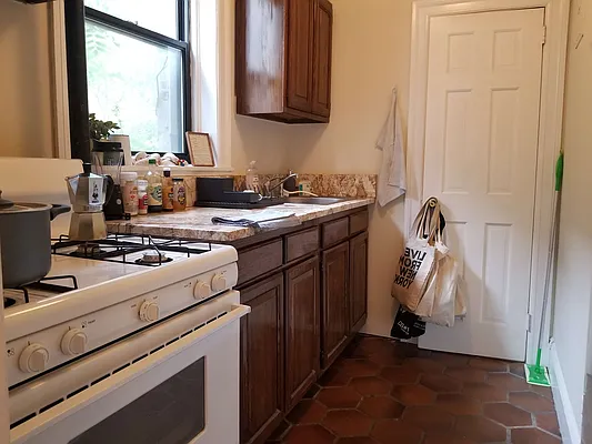 Rented by Frank Valvo Real Estate | media 40