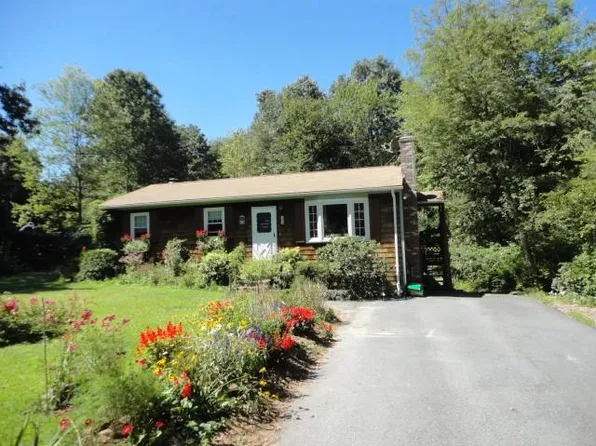 501 Steere Farm Rd, Burrillville, RI 02830