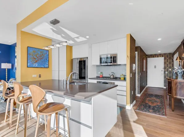 306 Gold Street image 3 of 22