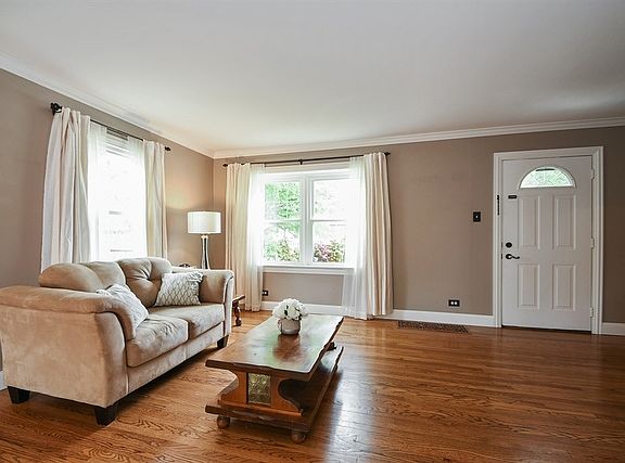2nd image of 6533 Hubbard Ln