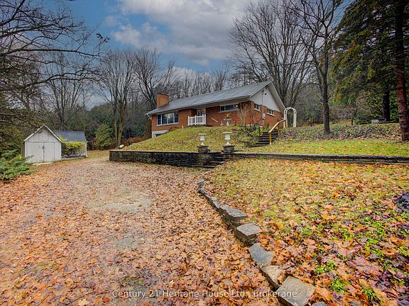 2nd image of 252 Durham Rd W