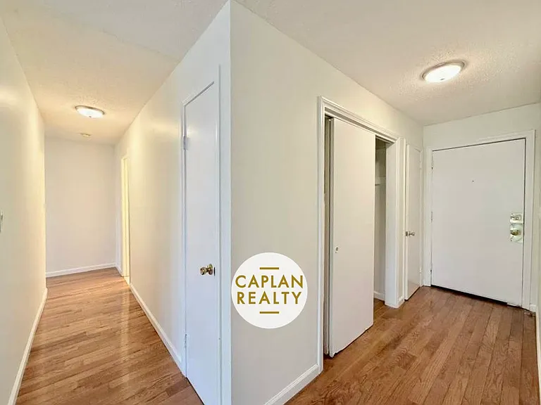 460 Whalley Ave #302 — Photo 8