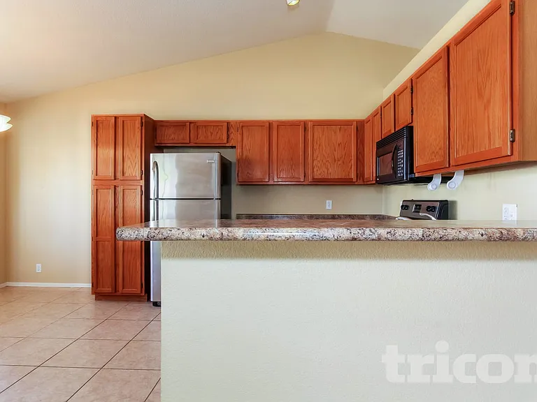 1464 E Rosemonte Dr — Photo 6