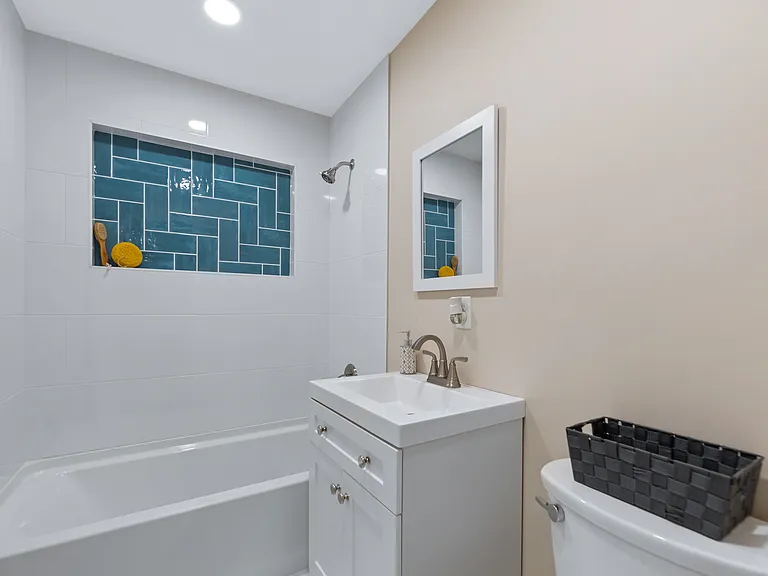 821 N Clara St — Photo 21