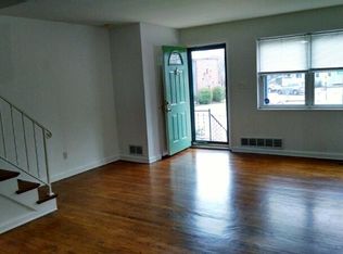 102 E Spring St, Alexandria, VA 22301