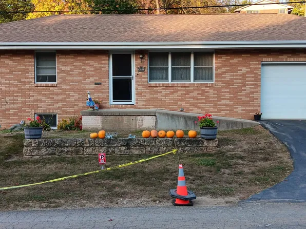 402 Boggess St, Galena, IL 61036