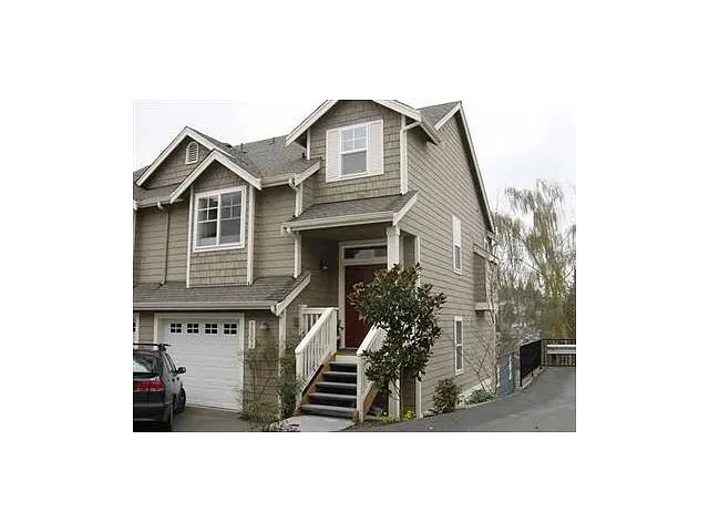 3020 B 31st Avenue W photo 1