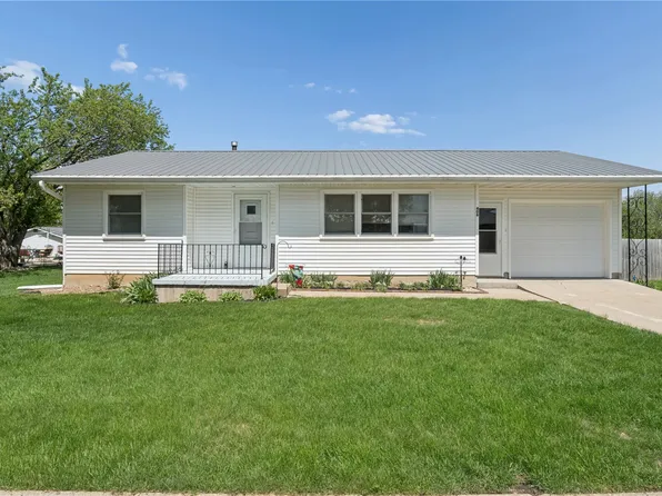 406 W 1st St, Mechanicsville, IA 52306