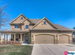 7622 Overview St, Papillion, NE 68046