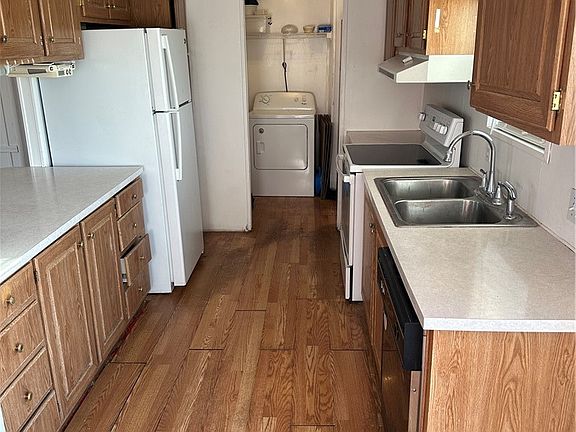 5th image of 1890 Anns Rd