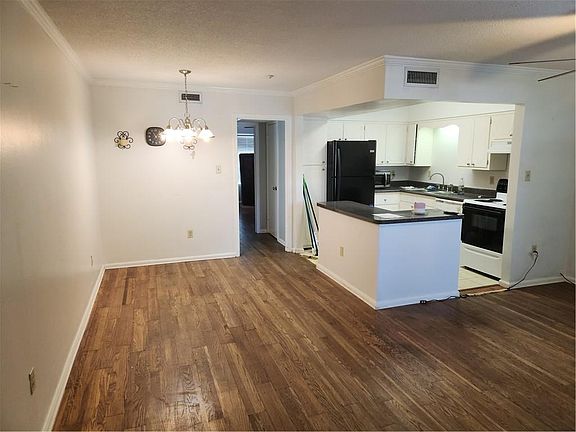 2nd image of 2704 Whitney Pl APT 718