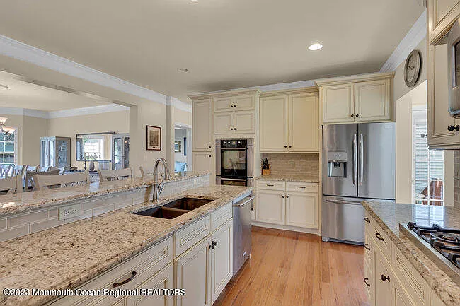 42 Pitney Ave — Photo 20