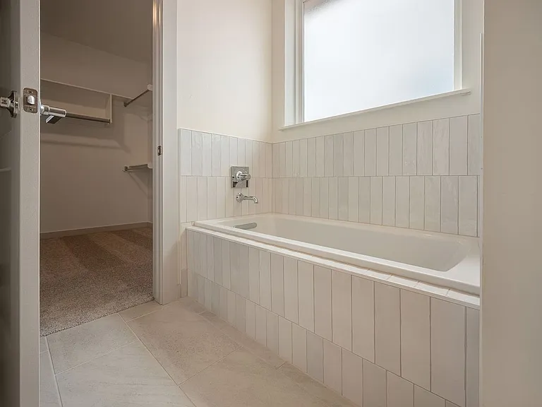 4909 Misty Wood Ln — Photo 43