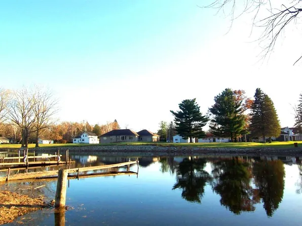 Sunset Beach Rd, Suamico, WI 54173