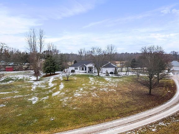 3rd image of 2227 Reynoldsburg New Albany Rd
