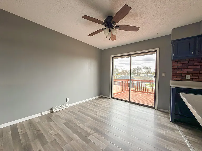 5029 Arbor Cir — Photo 6