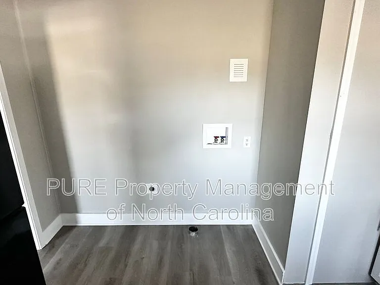 920 Holt St — Photo 9