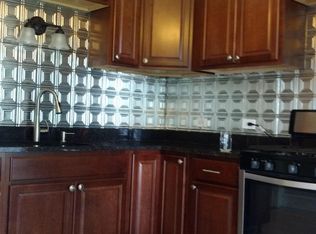 524 E Linus St, Milwaukee, WI 53207